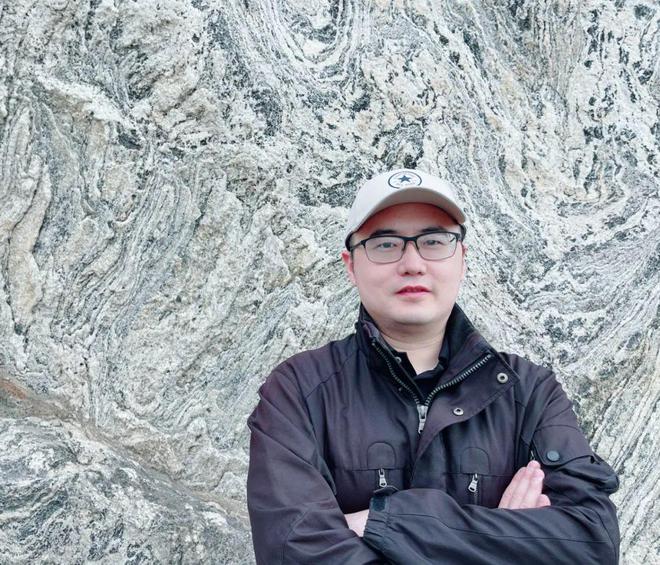让AI向生物级智能迈出重要一步：北航团队开发新型人工神经元器件能对外界信号做出超快雷火电竞平台 雷火竞技超精响应(图1)